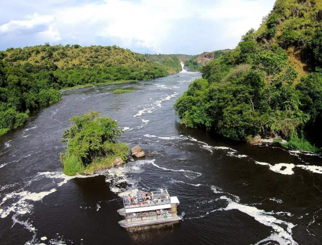 4 Days Gorilla Trekking And Lake Bunyonyi Safari