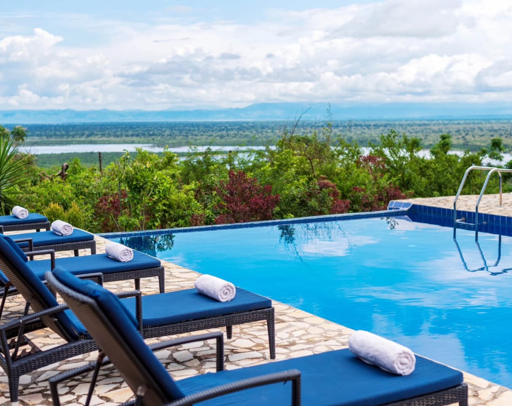 6 Days Uganda Safari – Gorillas, Savannah & Lake Escape